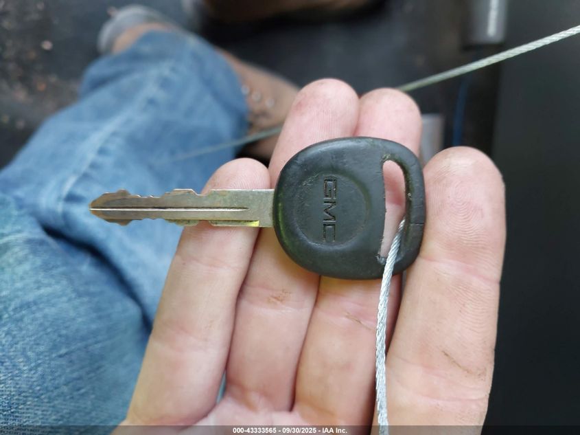 2002 GMC Sierra 2500Hd Sl/Sle/Standard VIN: 1GTHK23102F155693 Lot: 43333565