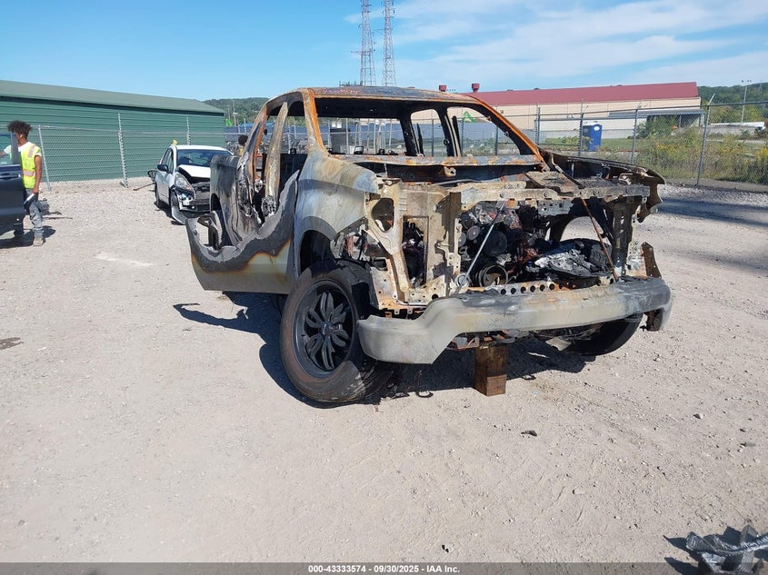 CHEVROLET SILVERADO 1500 4WD STANDARD BED RST