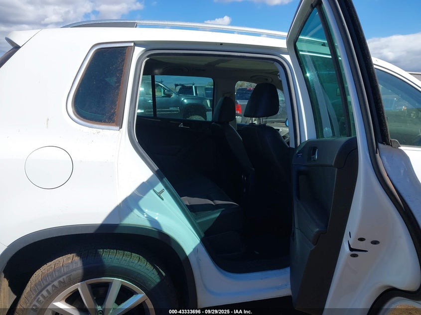VIN WVGRV7AX8HK002829 2017 VOLKSWAGEN TIGUAN 2.0T WOLFSBURG EDITION