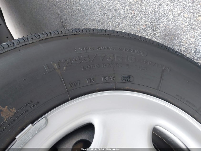 2025 Chevrolet Express Passenger Rwd 3500 Extended Wheelbase Ls VIN: 1GAZGNFP0S1266404 Lot: 43333738