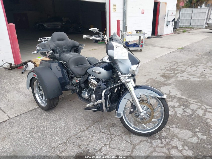 1HD1MAF11LB854128 2020 Harley-Davidson Flhtcutg auction photo 1