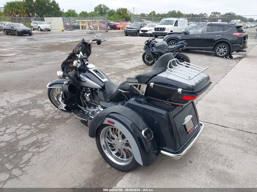 1HD1MAF11LB854128 2020 HARLEY-DAVIDSON TRI GLIDE ULTRA photo no. 3