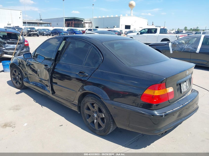 WBAEV33443PD58012 2003 BMW 3ER photo no. 3