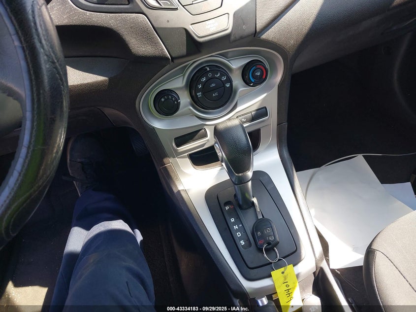 2015 FORD FIESTA SE 3FADP4BJ7FM213601