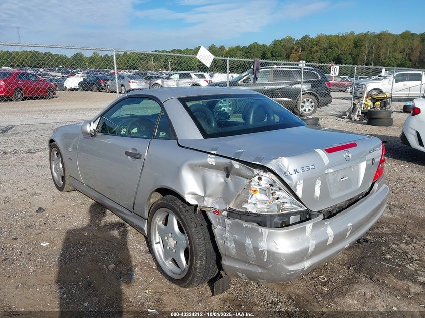 1999 Mercedes-Benz Slk 230 Kompressor VIN: WDBKK47F8XF090248 Lot: 43334212