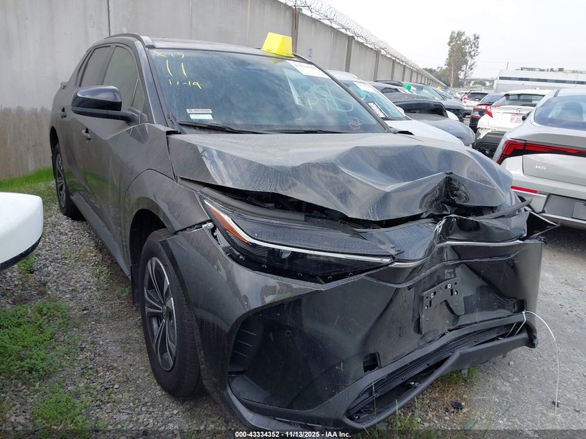 JTMAAAAA6SA068606 2025 Toyota Bz4X Xle auction photo 1