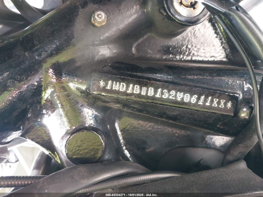 2002 Harley-Davidson Flstci VIN: 1HD1BWB132Y061188 Lot: 43334371