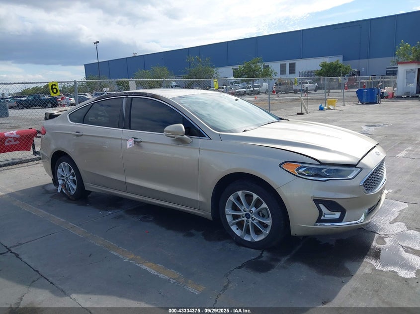3FA6P0SU1KR216096 2019 FORD FUSION photo no. 4