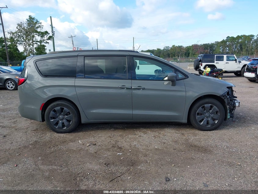 2020 CHRYSLER PACIFICA HYBRID TOURING L - 2C4RC1L71LR258003