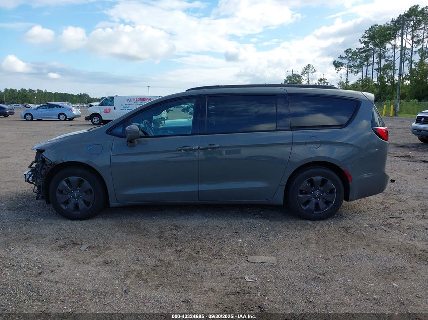 2020 CHRYSLER PACIFICA HYBRID TOURING L - 2C4RC1L71LR258003