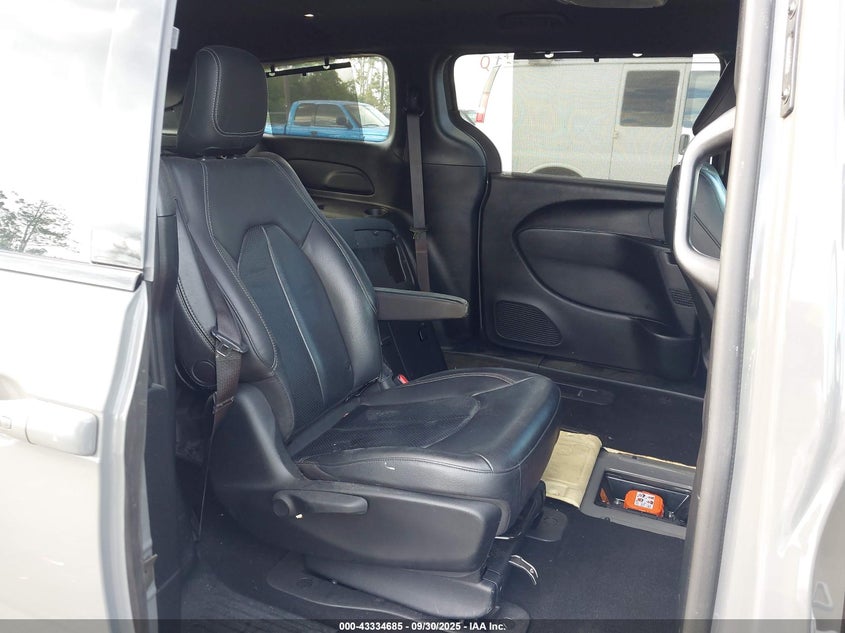 2020 CHRYSLER PACIFICA HYBRID TOURING L - 2C4RC1L71LR258003