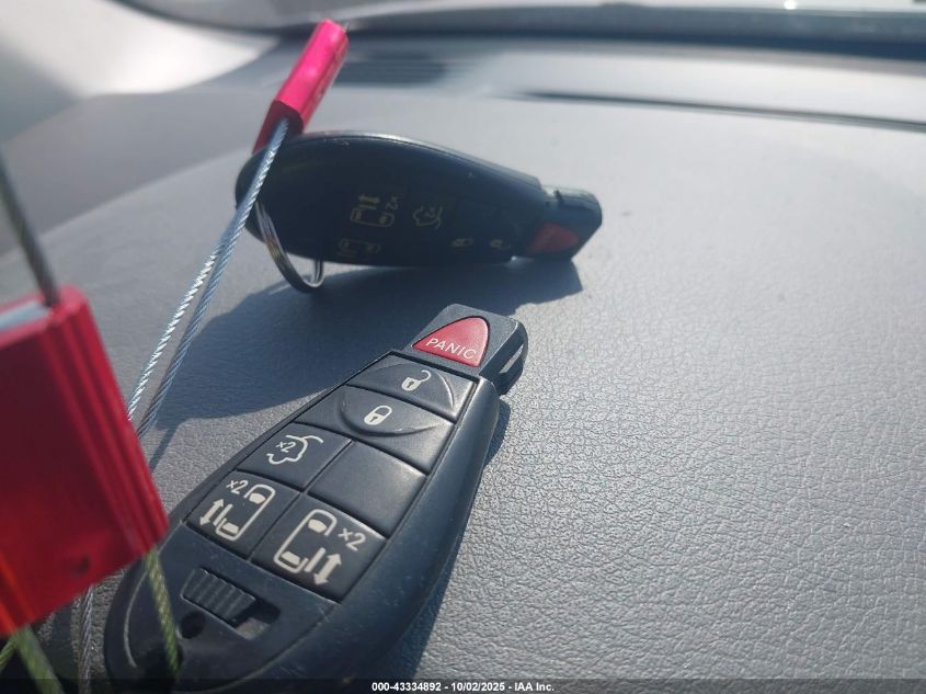 2010 Chrysler Town & Country Touring VIN: 2A4RR5D13AR271245 Lot: 43334892