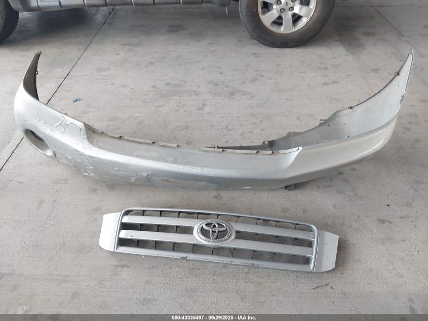 2004 Toyota Highlander Limited V6 VIN: JTEDP21A440015702 Lot: 43335497