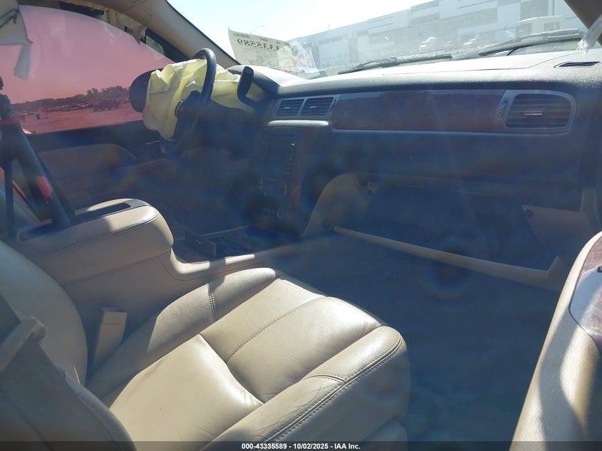 1GNFK13047J350829 2007 CHEVROLET TAHOE photo no. 2