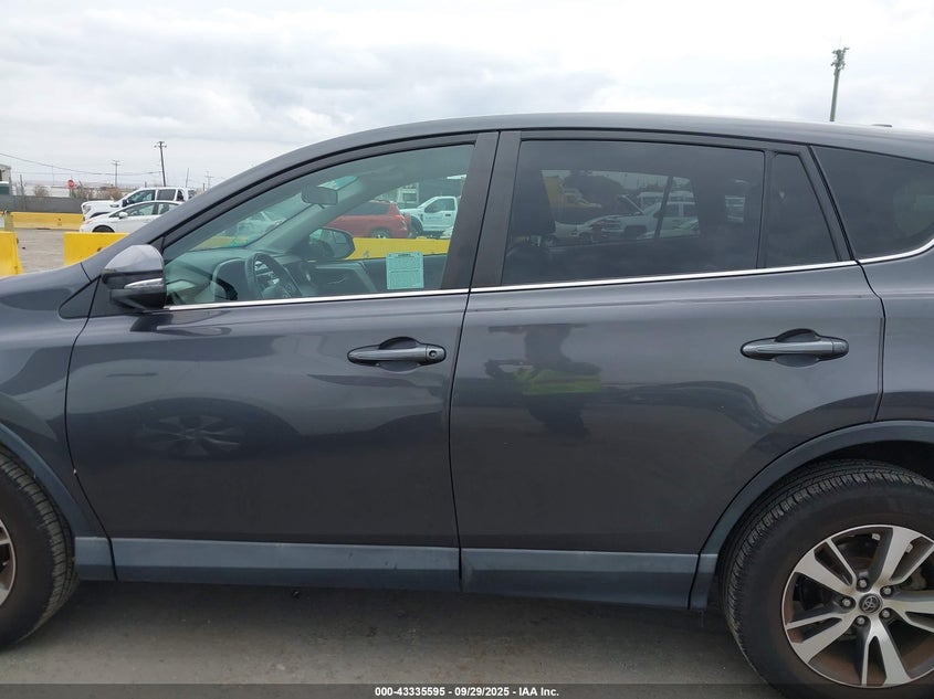 2018 Toyota Rav4 Xle VIN: 2T3WFREV2JW500563 Lot: 43335595