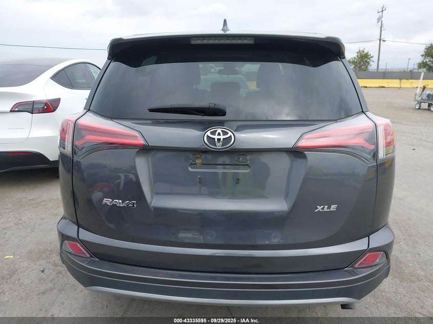 2018 Toyota Rav4 Xle VIN: 2T3WFREV2JW500563 Lot: 43335595