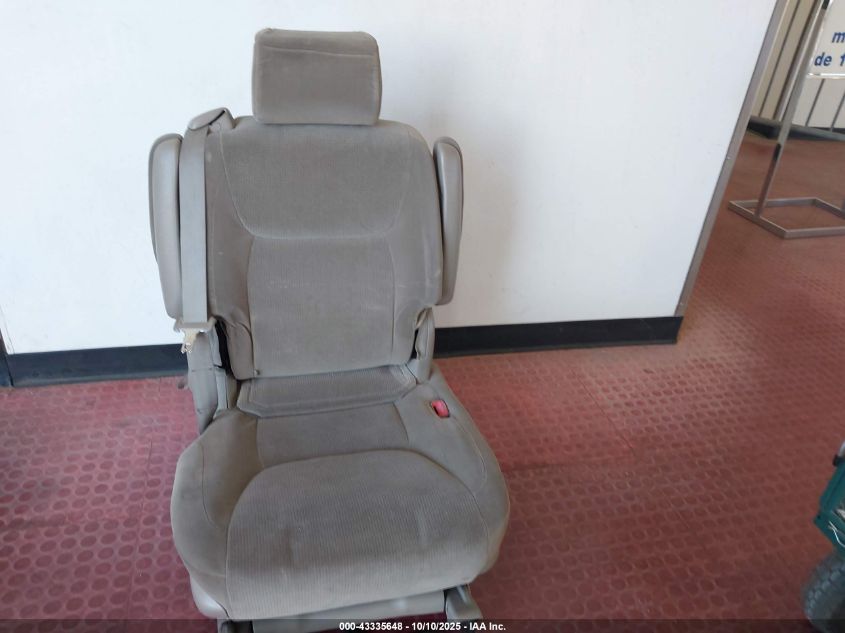 2004 Toyota Sienna Le VIN: 5TDZA23C84S035328 Lot: 43335648