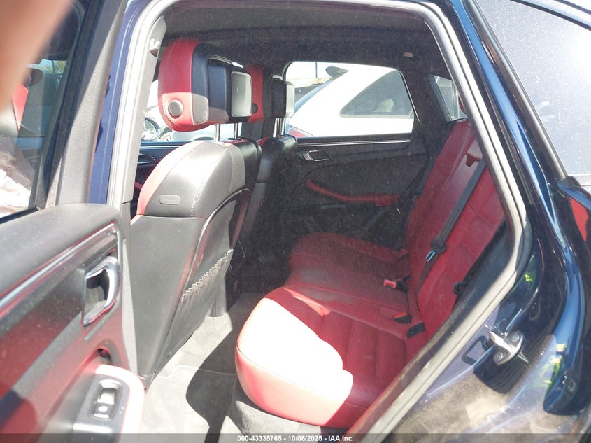 2018 PORSCHE MACAN GTS WP1AG2A57JLB61143