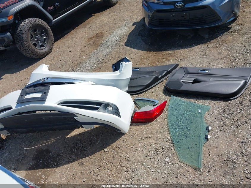 2013 Acura Ilx Hybrid 1.5L VIN: 19VDE3F73DE302557 Lot: 43335899