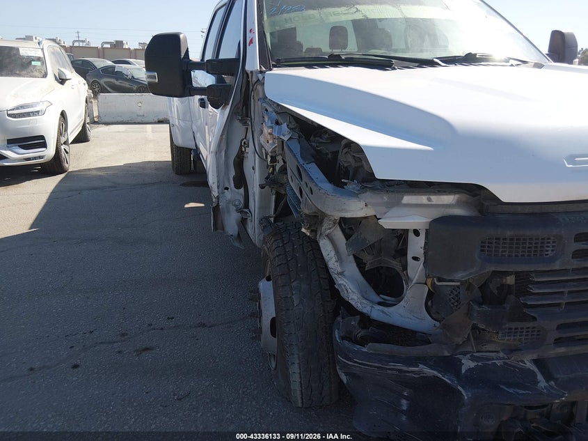 2023 FORD F-350 auction photo 6