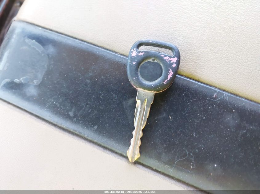 2010 Cadillac Escalade Luxury VIN: 1GYUKBEF2AR291242 Lot: 43336418