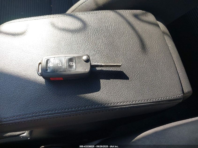 2016 Volkswagen Passat 1.8T R-Line VIN: 1VWAT7A3XGC033168 Lot: 43336525