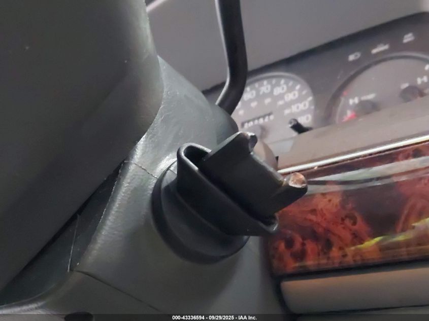 2004 Mercury Grand Marquis Ls VIN: 2MEFM75W84X681258 Lot: 43336594