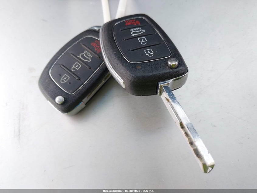 2016 HYUNDAI SANTA FE SPORT 2.4L - 5XYZTDLB4GG339416