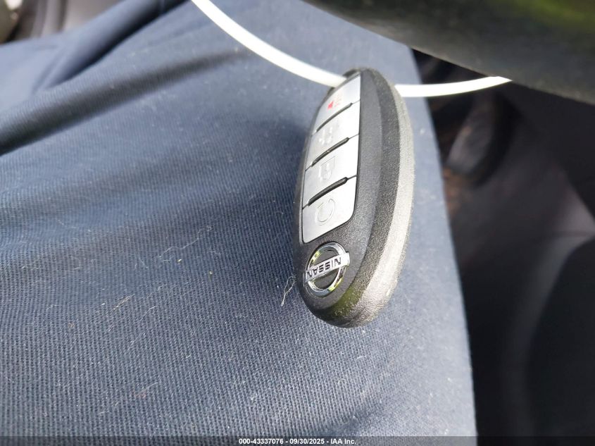 2017 Nissan Rogue Sv VIN: 5N1AT2MT2HC760027 Lot: 43337076