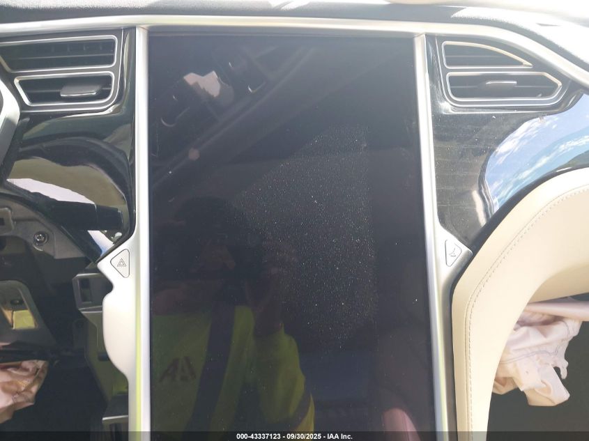 2016 Tesla Model X 60D/70D/75D/90D/P100D VIN: 5YJXCBE29GF016849 Lot: 43337123