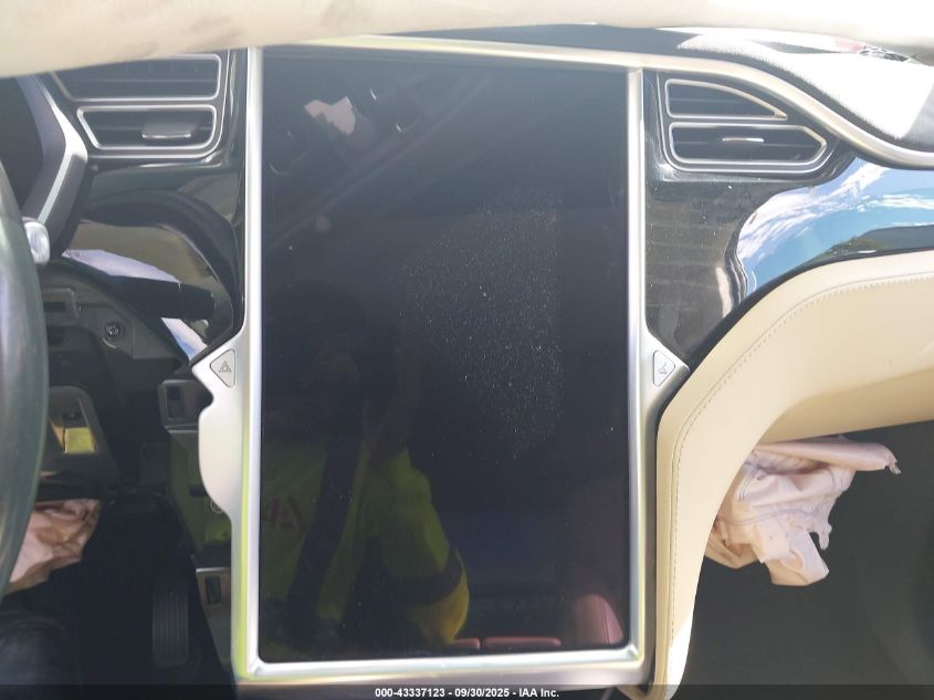 2016 Tesla Model X 60D/70D/75D/90D/P100D VIN: 5YJXCBE29GF016849 Lot: 43337123