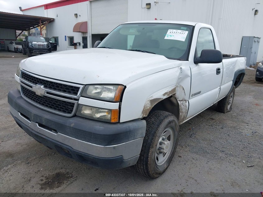 1GCHC24UX7E149290 2007 CHEVROLET SILVERADO photo no. 2