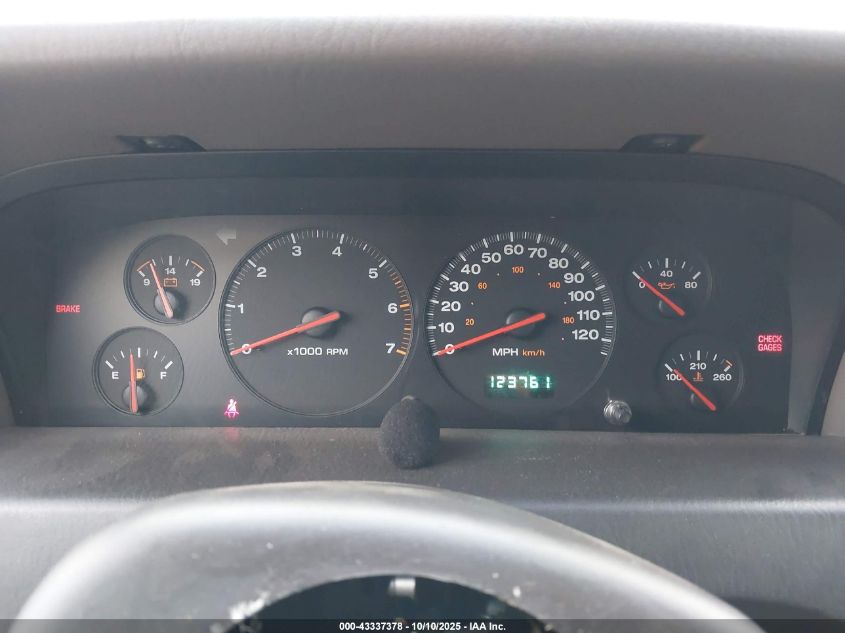 2000 Jeep Grand Cherokee Laredo VIN: 1J4GW48N2YC276995 Lot: 43337378