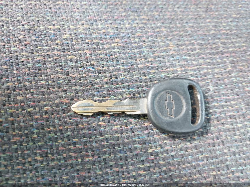 2000 Chevrolet Silverado 1500 VIN: 1GCEK14V9YE290460 Lot: 43337413