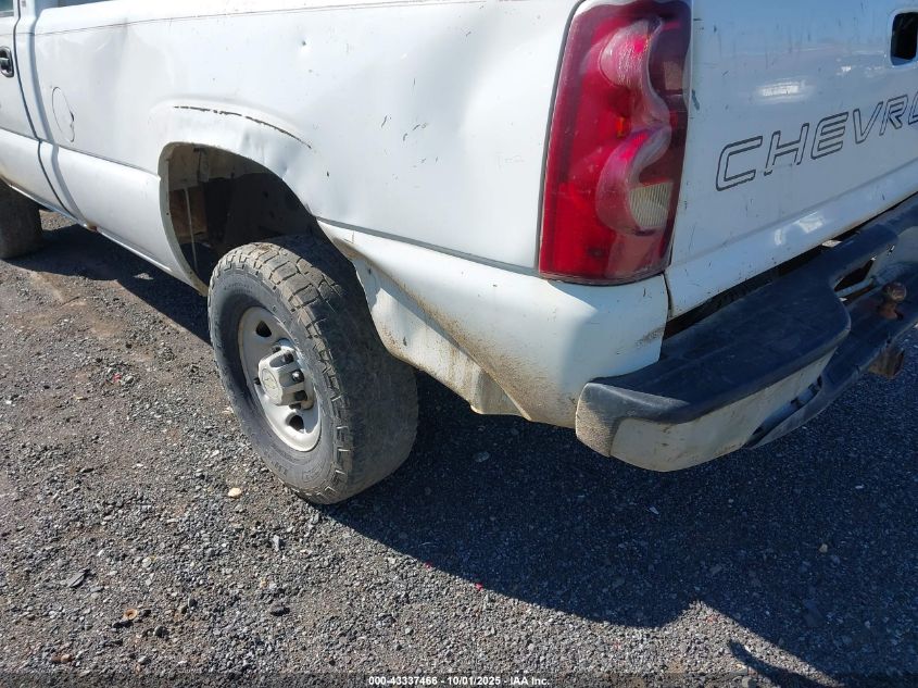 2005 Chevrolet Silverado 2500Hd Work Truck VIN: 1GBHC24U25E294373 Lot: 43337466