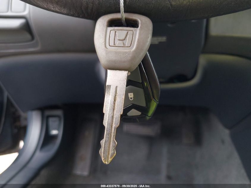 1998 Honda Accord Dx VIN: 1HGCF8642WA074285 Lot: 43337578