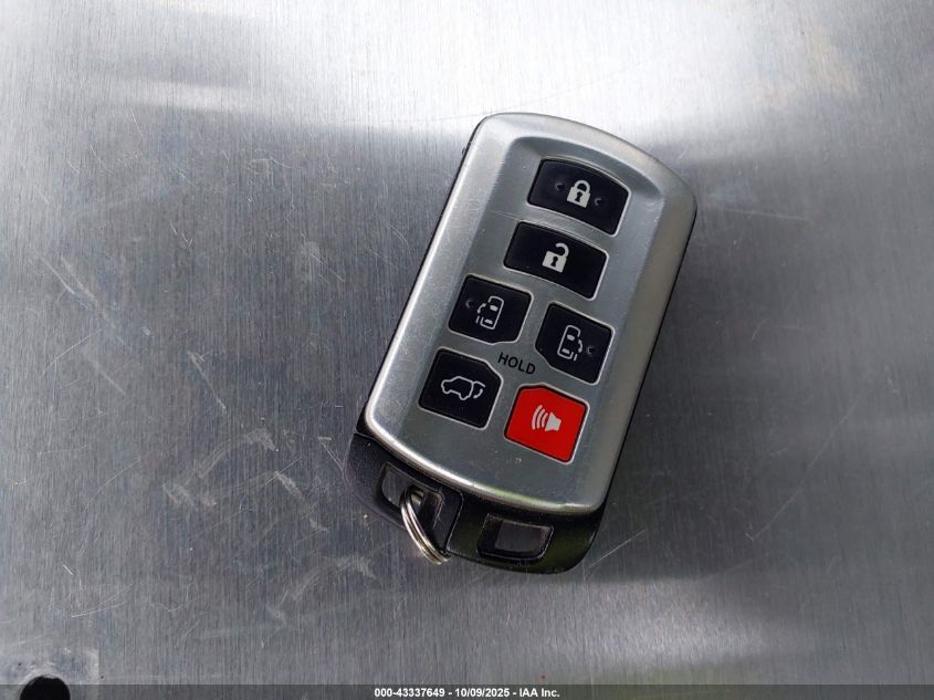 2015 Toyota Sienna Xle 8 Passenger VIN: 5TDYK3DC7FS575902 Lot: 43337649