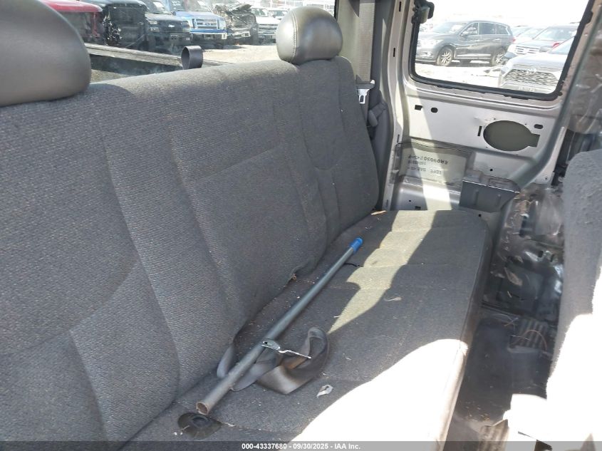 2003 Chevrolet Silverado 1500 VIN: 2GCEK19V231168008 Lot: 43337680