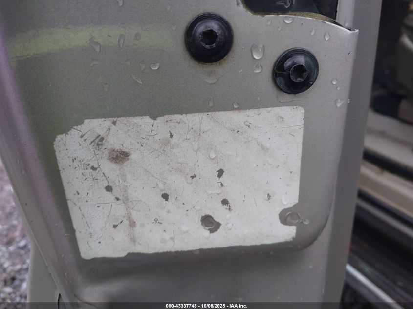 2004 Cadillac Escalade Standard VIN: 1GYEC63T74R179154 Lot: 43337748