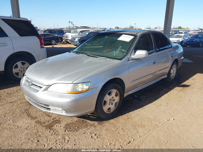1HGCG16552A010104 2002 HONDA ACCORD photo no. 2