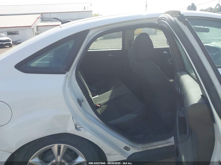 2014 FORD FOCUS SE - 1FADP3F22EL119400