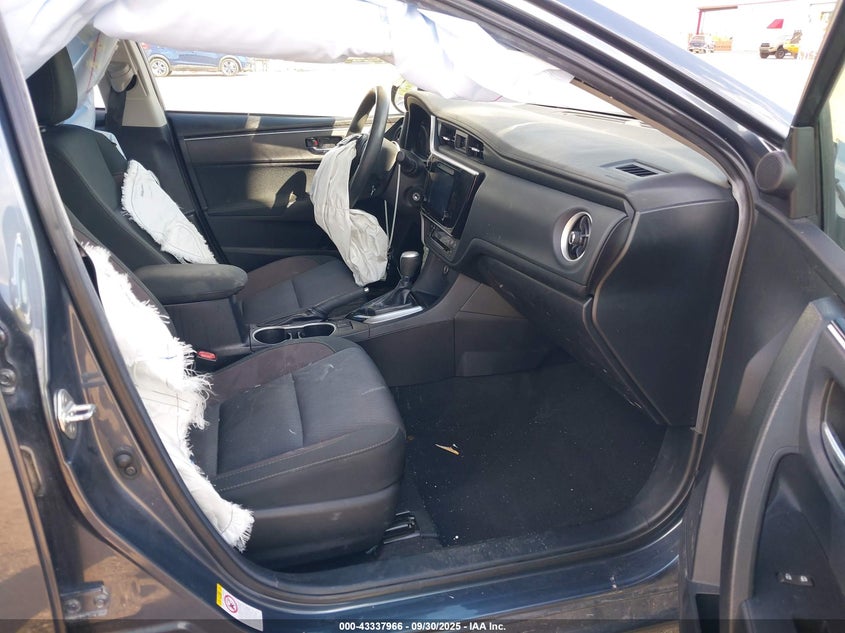 2019 TOYOTA COROLLA LE - 2T1BURHEXKC167170