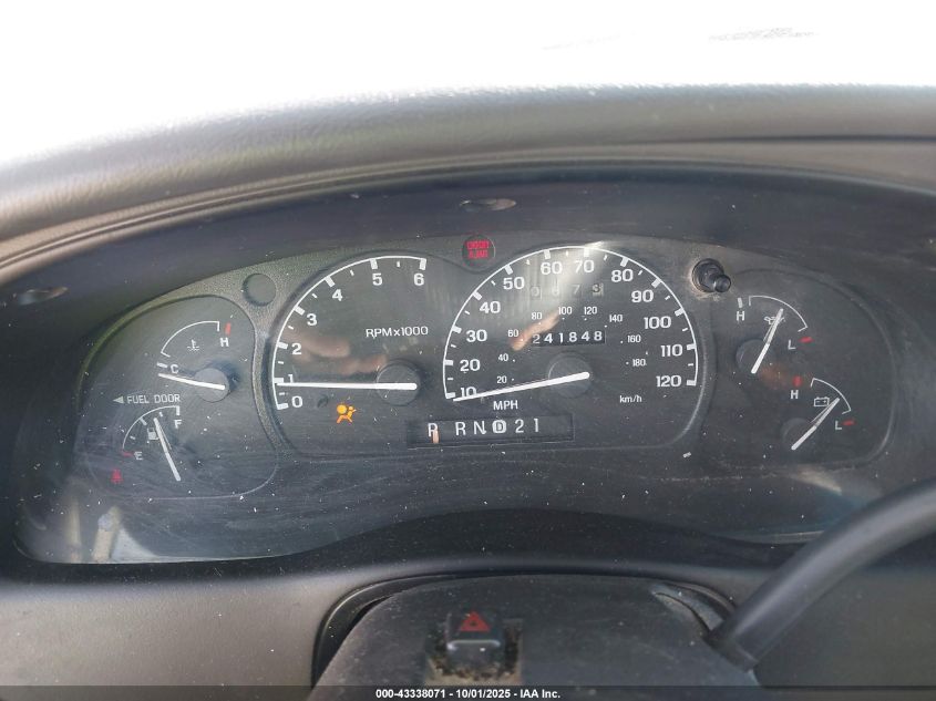 1999 Ford Explorer Eddie Bauer/Limited/Xlt VIN: 1FMZU34E1XZC03905 Lot: 43338071