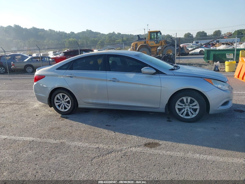 2013 HYUNDAI SONATA GLS - 5NPEB4AC6DH544382