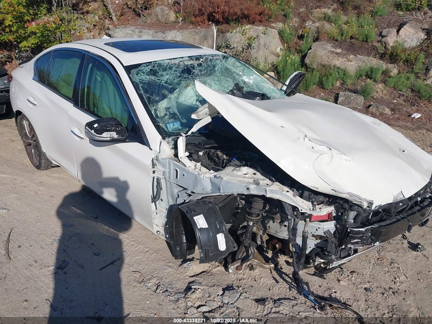 2018 INFINITI Q50 3.0T LUXE - JN1EV7AR5JM438829