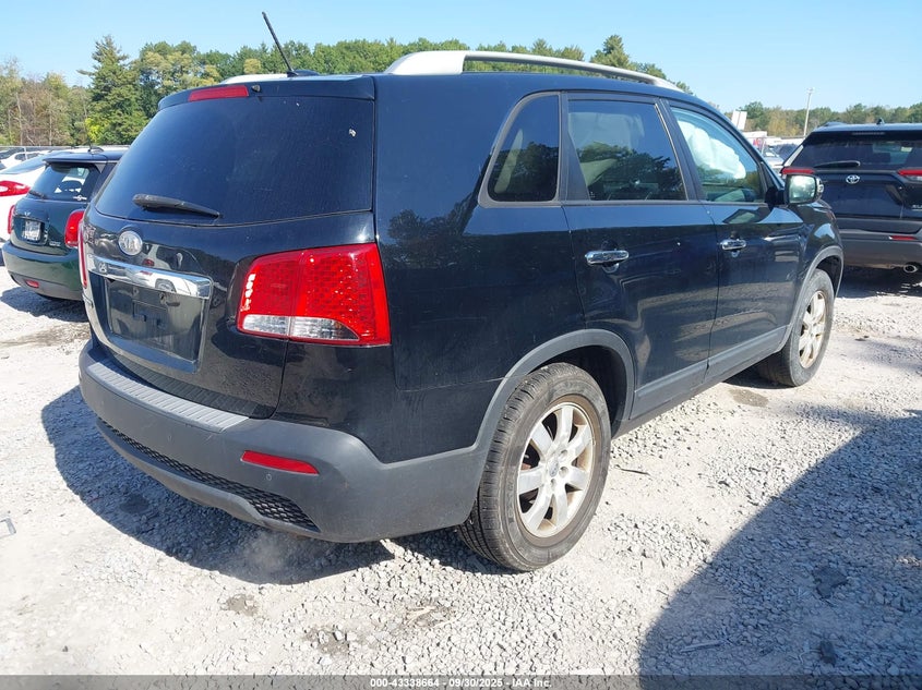 2013 KIA SORENTO LX 5XYKT3A6XDG416965