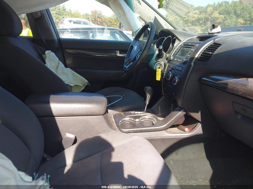 2013 KIA SORENTO LX 5XYKT3A6XDG416965