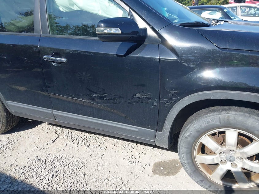 2013 KIA SORENTO LX 5XYKT3A6XDG416965