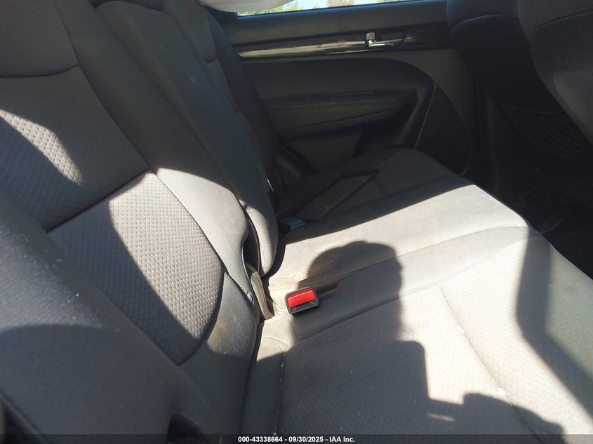 2013 KIA SORENTO LX 5XYKT3A6XDG416965
