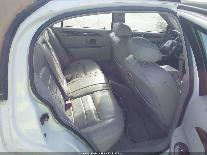 2000 Lincoln Town Car Signature VIN: 1LNHM82W4YY842937 Lot: 43338941